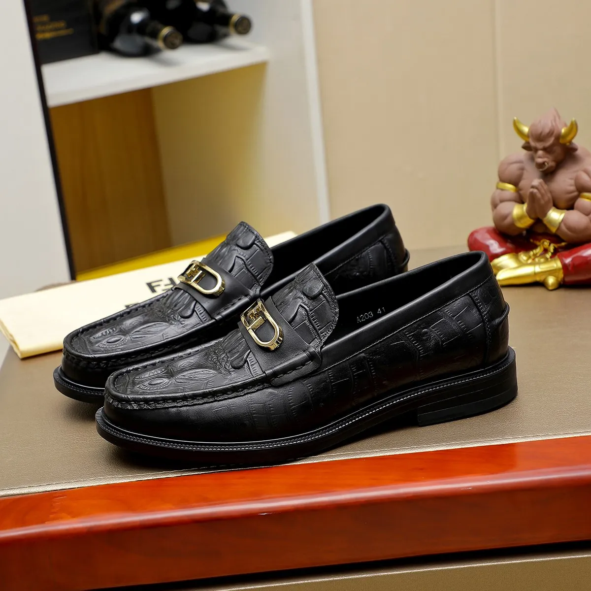 Men's shoes💰460 🕷🕷【FENDI】The latest men's formal leather shoes🇨🇳Classic series not to be missed💯The first layer is made of imported first-layer cowhide☘Original quality, the leather is smooth and delicate🎋The version is awesome, the perfect streamlined outline🍇🐮Leather lining, color, size 38-45...